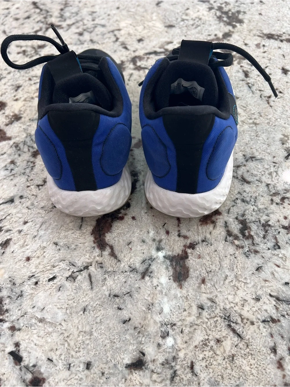 Nike Kids Black and Royal Blue Low-Top Sneakers
